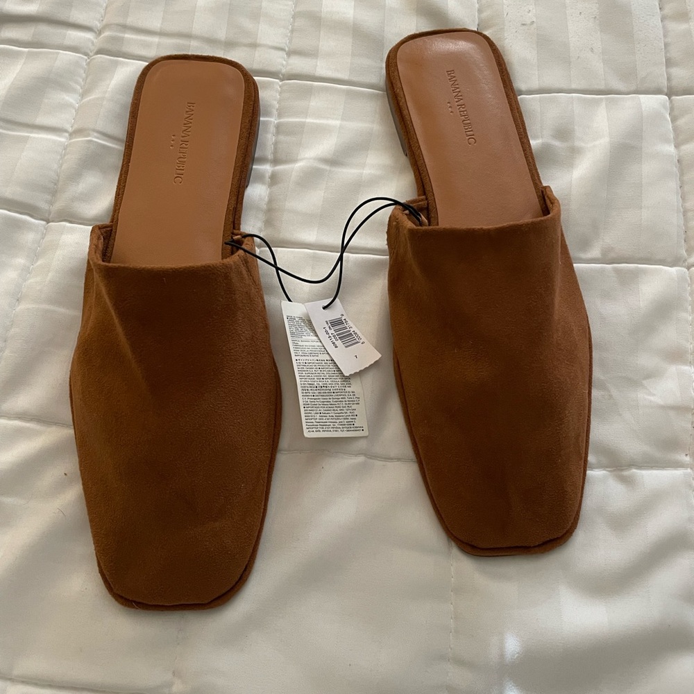 Banana Republic flats/mules size 7